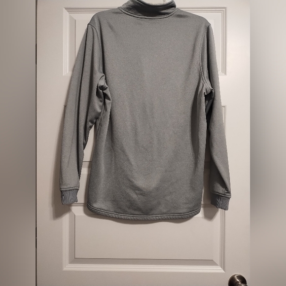 🟢3/$11 Under Armour Gray Pullover - Picture 6 of 8